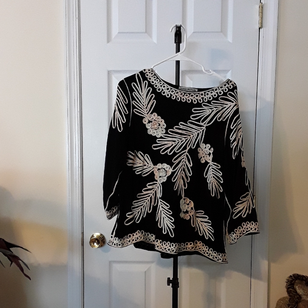Sweaters - Picture 1 of 2